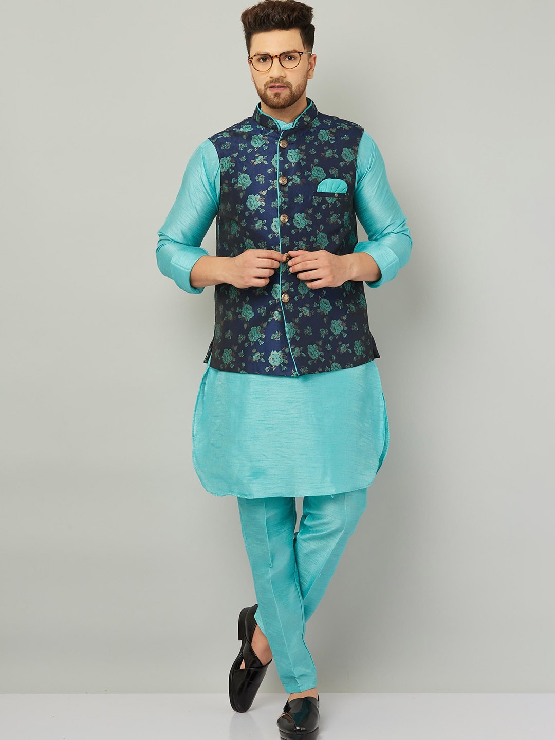 

Armaan Ethnic Men Regular Kurta with Trousers & Nehru jacket, Sea green