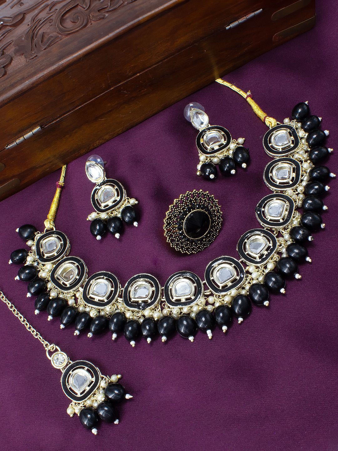 

PRIVIU Gold-Plated Kundan-Studded & Beaded Jewellery Set