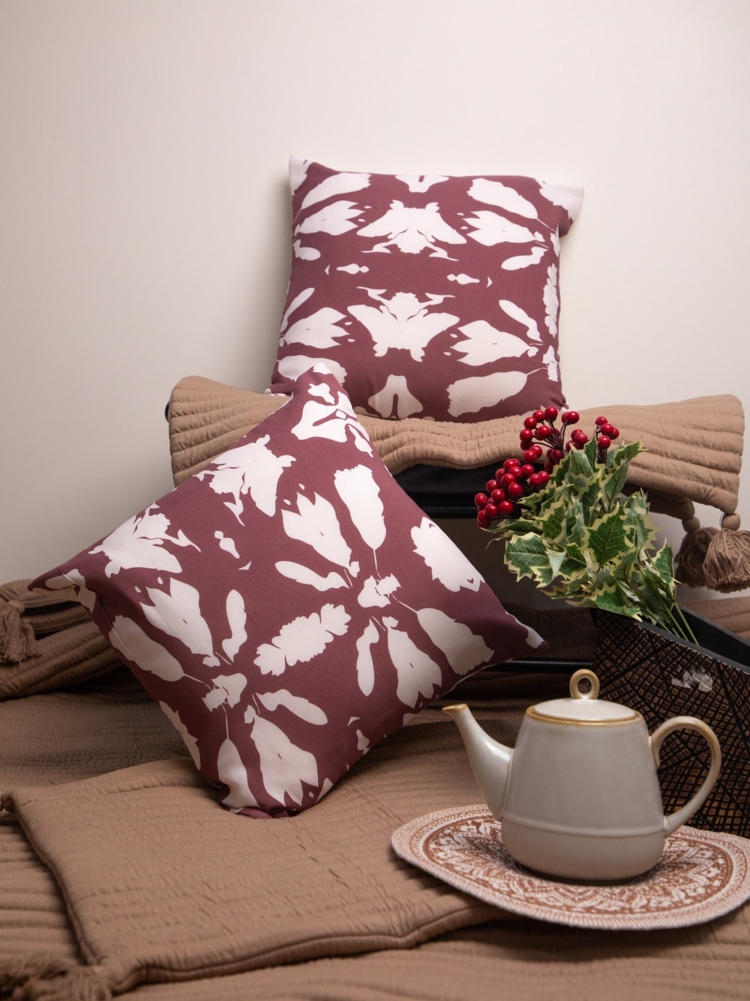 

STUDIOHMK 2 Pcs Light Maroon & Peach-Colored Cotton Square Cushion Cover