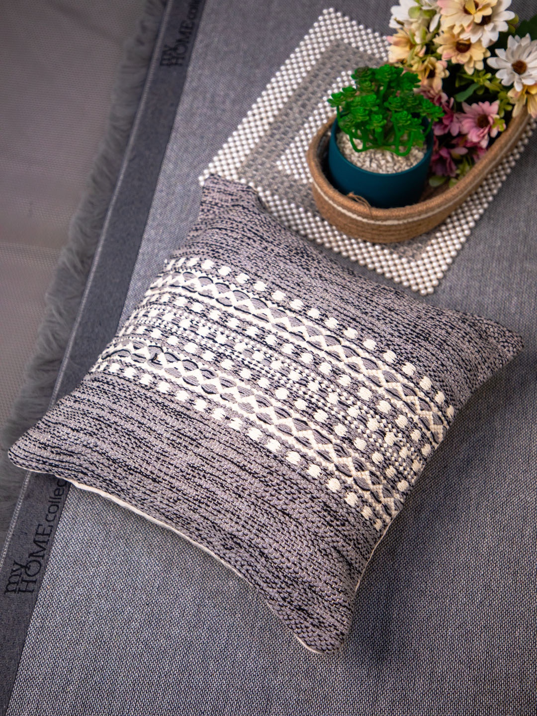 

STUDIOHMK Grey Printed Square Cushion Cover