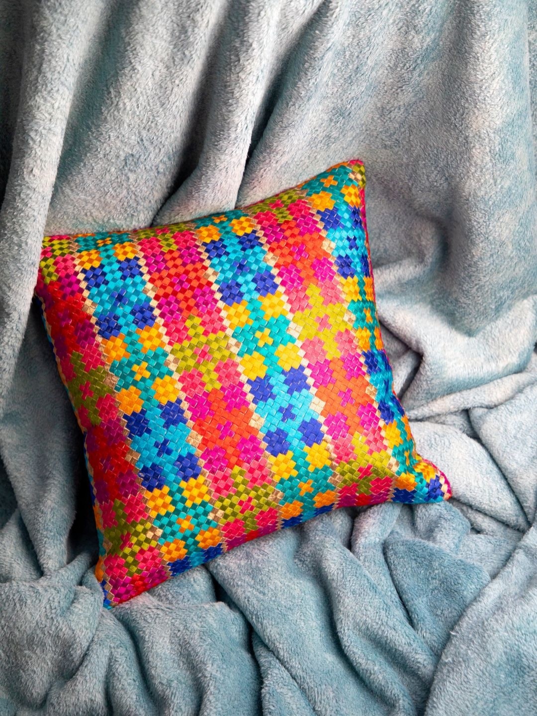 

STUDIOHMK Pink & Blue Geometric Square Cushion Covers