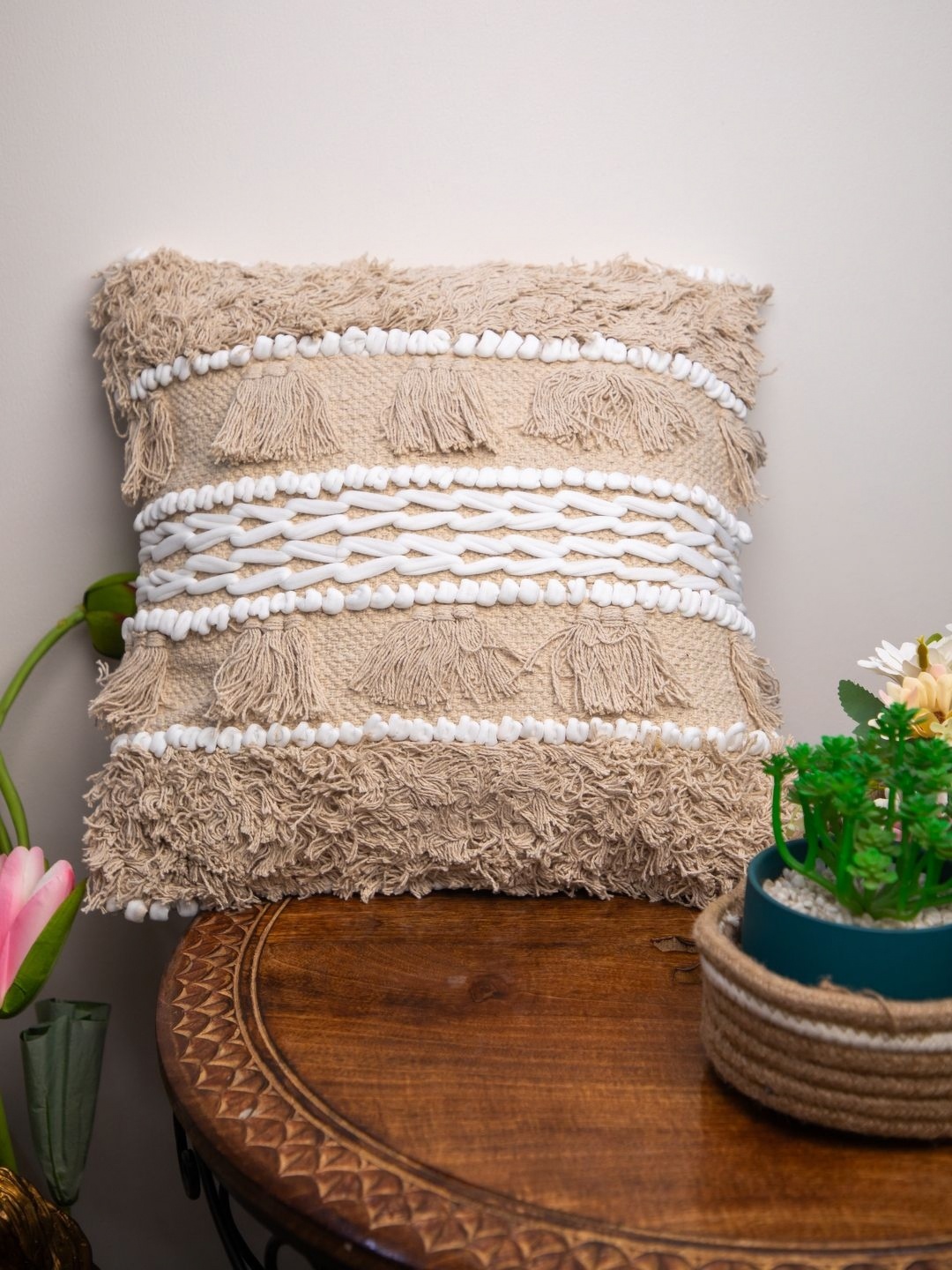 

STUDIOHMK Light Peach & White Square Cushion Cover