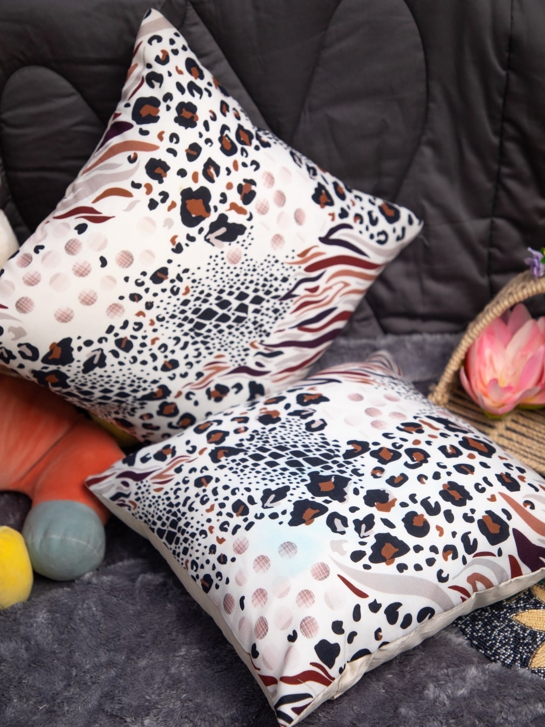 

STUDIOHMK 2-Pcs White & Black Printed Cotton Square Cushion Covers