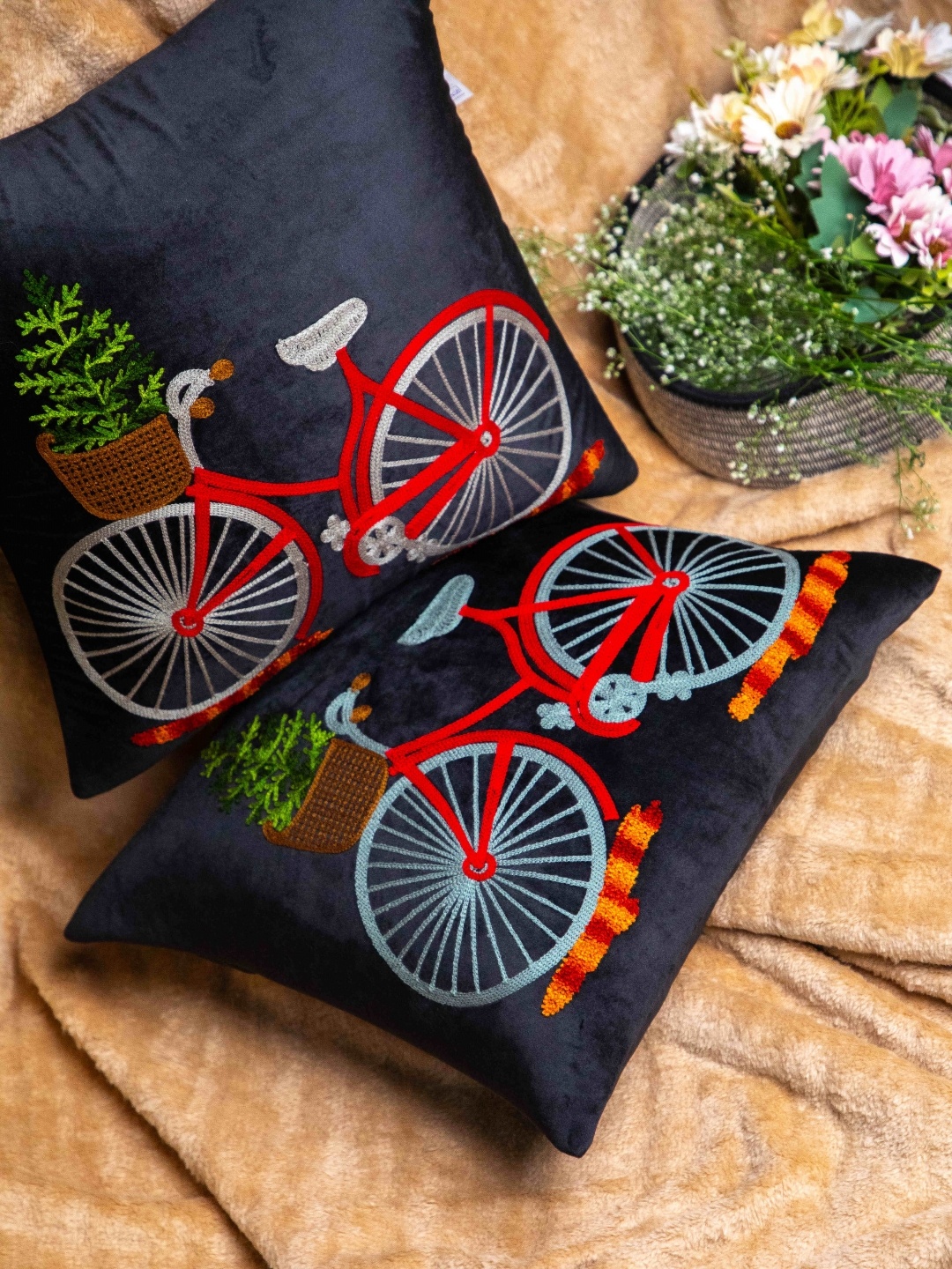 

STUDIOHMK Black & Red Quirky Velvet Square Cushion Covers