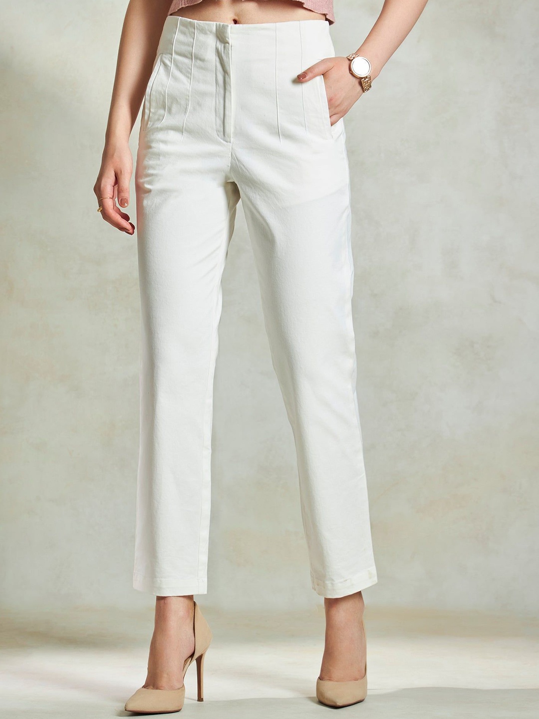 

Virgio Women Tapered Fit Pleated Trousers, Off white