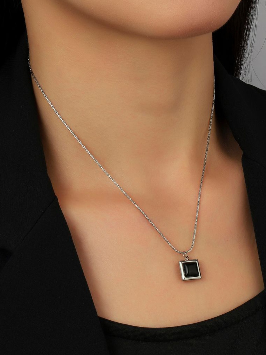 

SALTY Artificial Stones Necklace, Silver