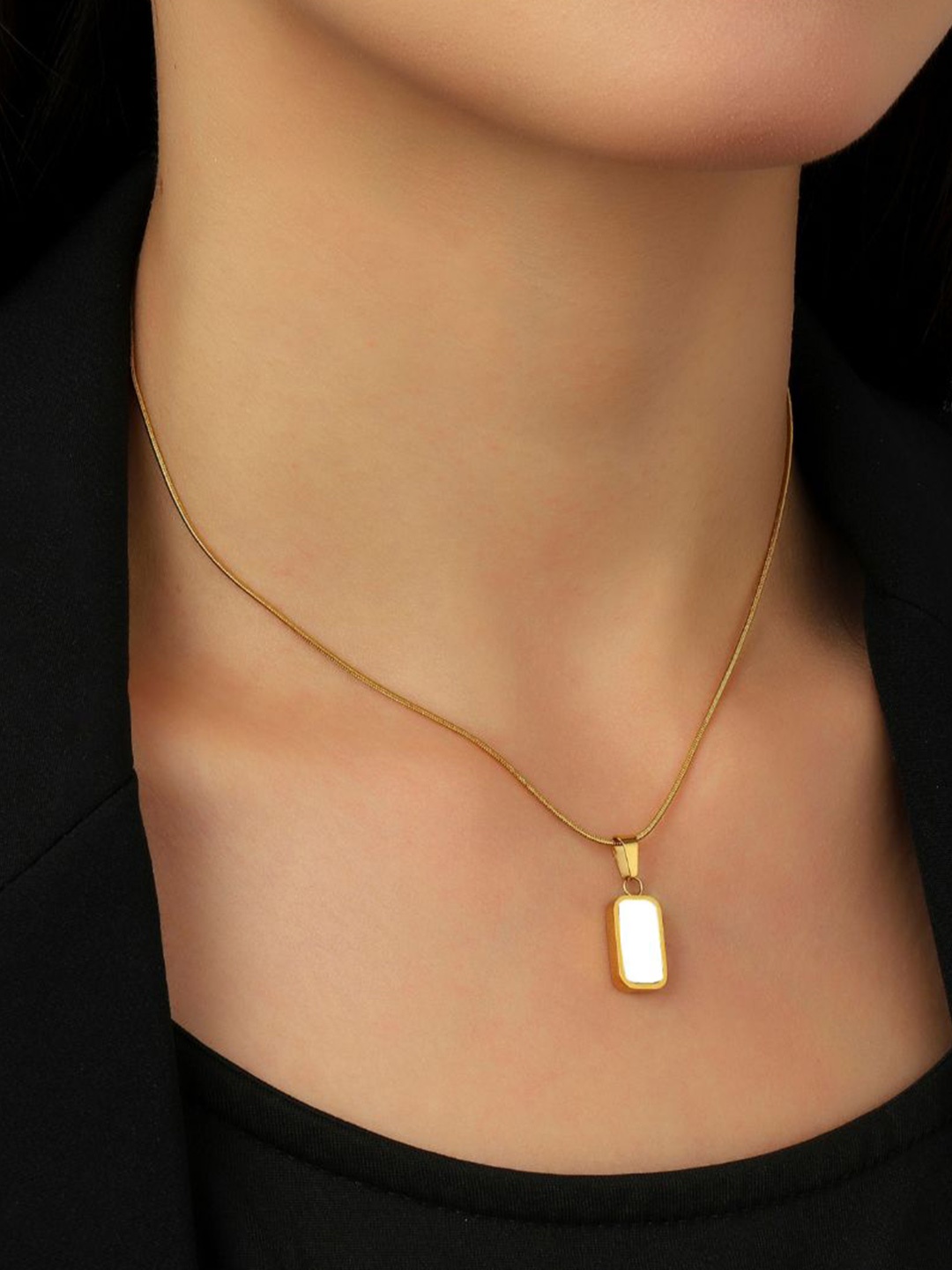 

SALTY Handcrafted Necklace, Gold