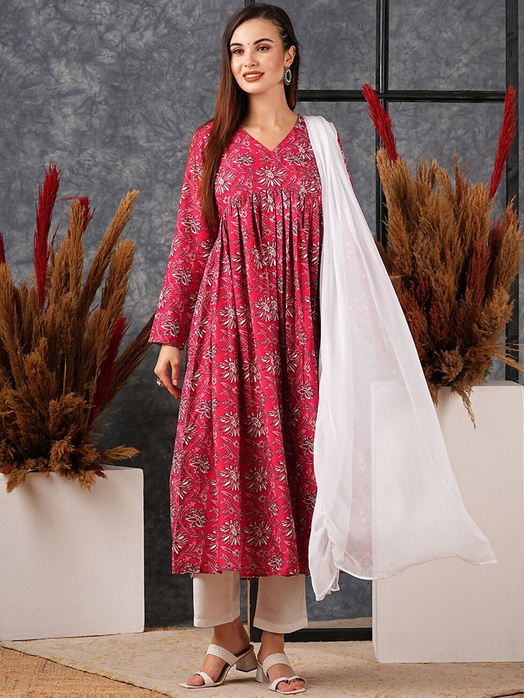

Anni Designer Women Floral Printed Anarkali Kurta Set With Dupatta, Red