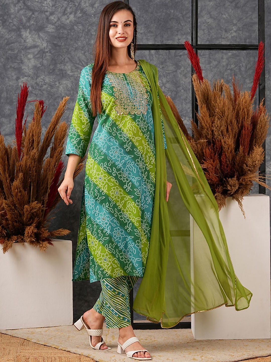 

Anni Designer Women Bandhani Printed Regular Kurta with Trousers & Dupatta, Green