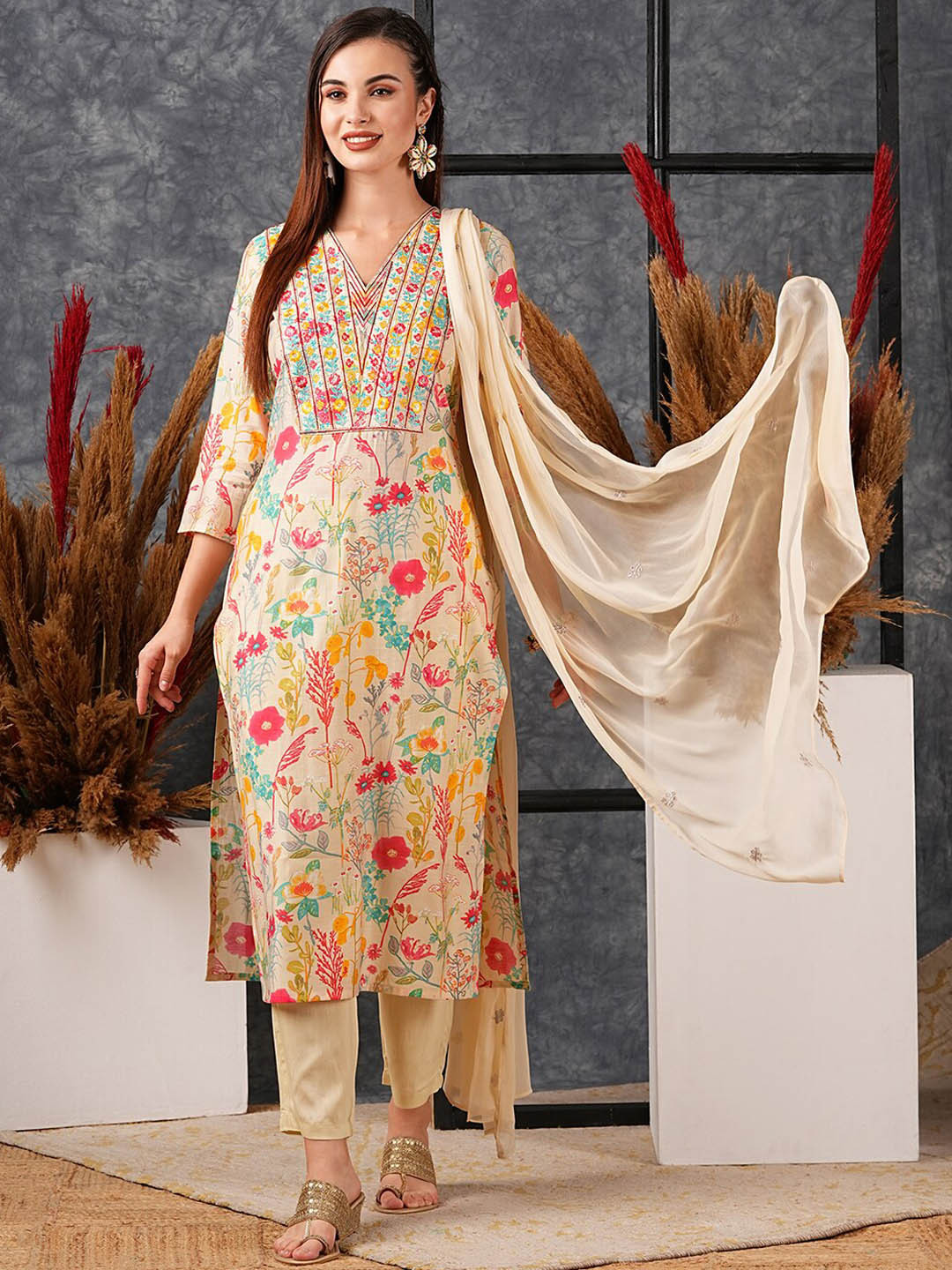

Anni Designer Women Floral Printed Regular Kurta with Trousers & Dupatta, Cream