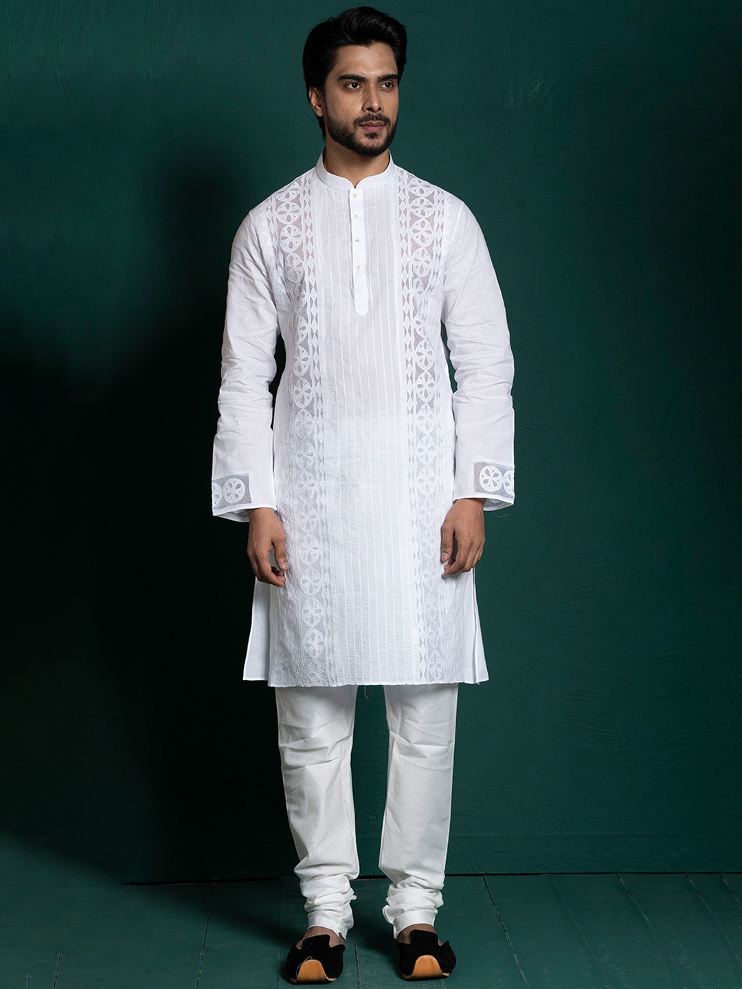 

KHAAS Men Embroidered Pure Cotton Kurta, White