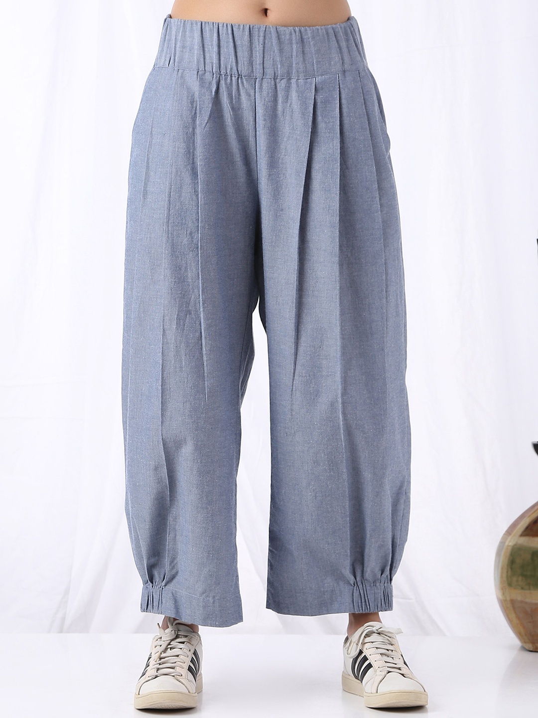 

VASSTRAM Women Relaxed Loose Fit Trousers, Blue
