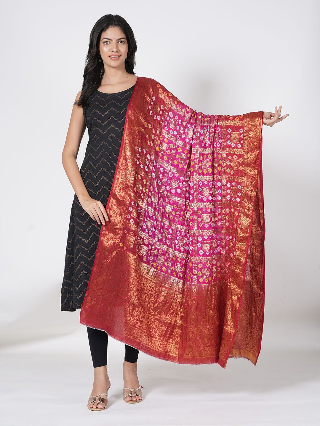 

MUFFLY Women Woven Design Bandhani Print Tie and Dye Dupatta, Pink