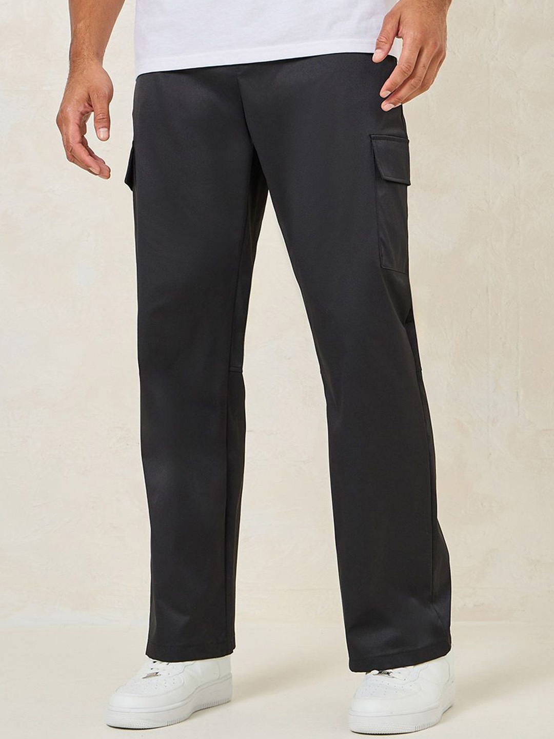 

Styli Men Relaxed Fit Cargo Pants, Black