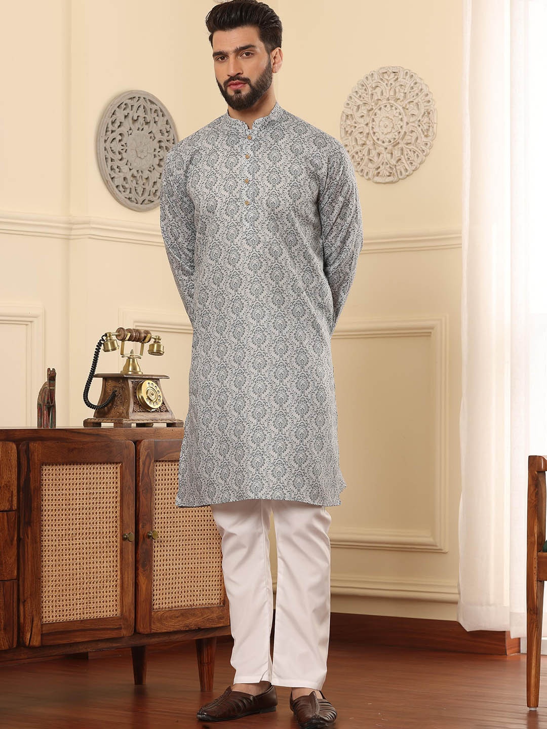 

Armaan Ethnic Motifs Men Printed Regular Kurta with Pyjamas, Grey