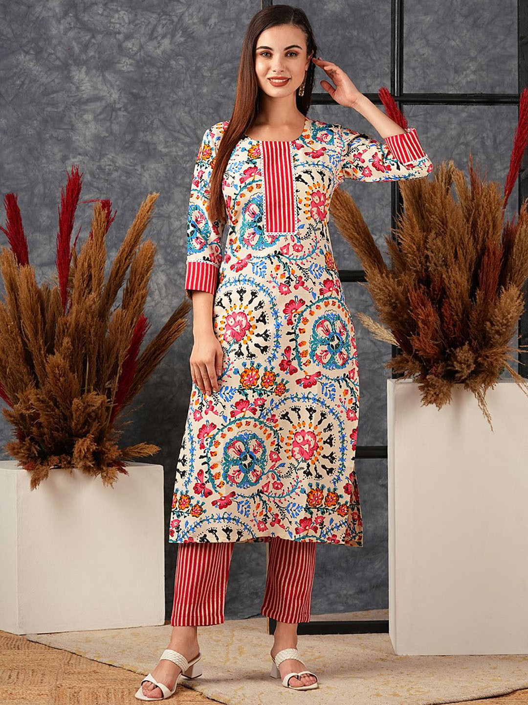 

Anni Designer Women Floral Printed Regular Kurta with Trousers, Cream