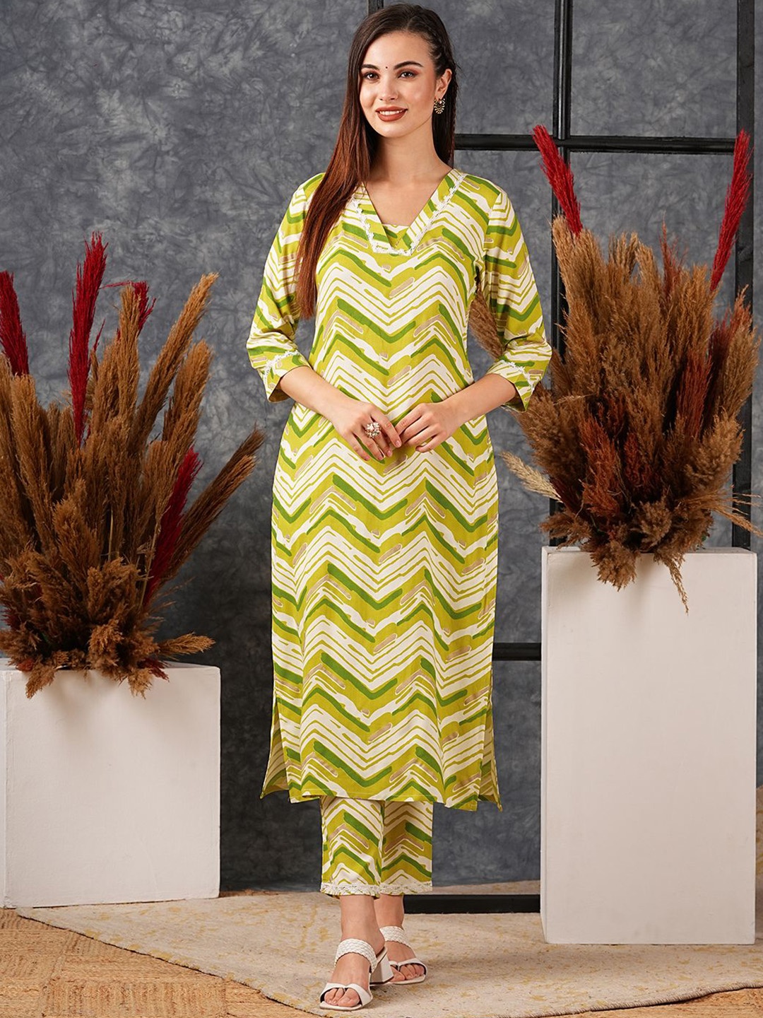 

Anni Designer Women Chevron Printed Regular Kurta with Trousers, Green