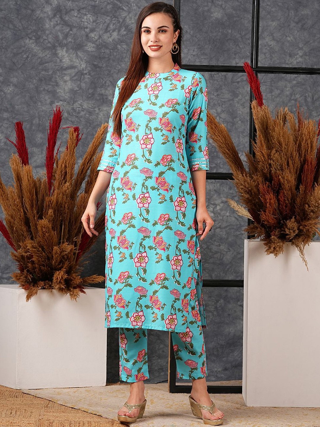 

Anni Designer Women Floral Printed Kurta with Trousers, Blue