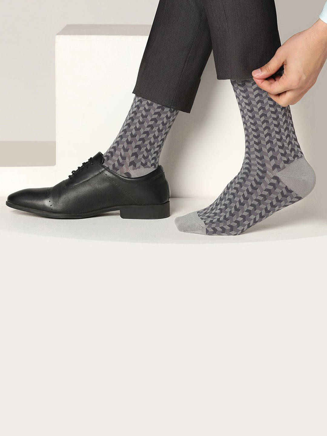

Blackberrys Men Patterned Calf-Length Socks, Grey