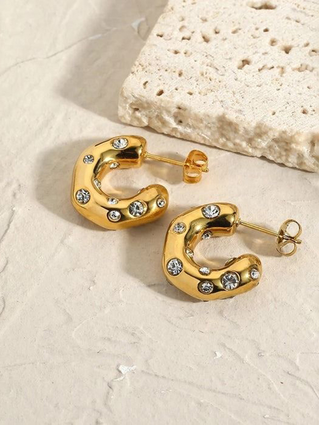 

VIEN Contemporary Studs Earrings, Gold