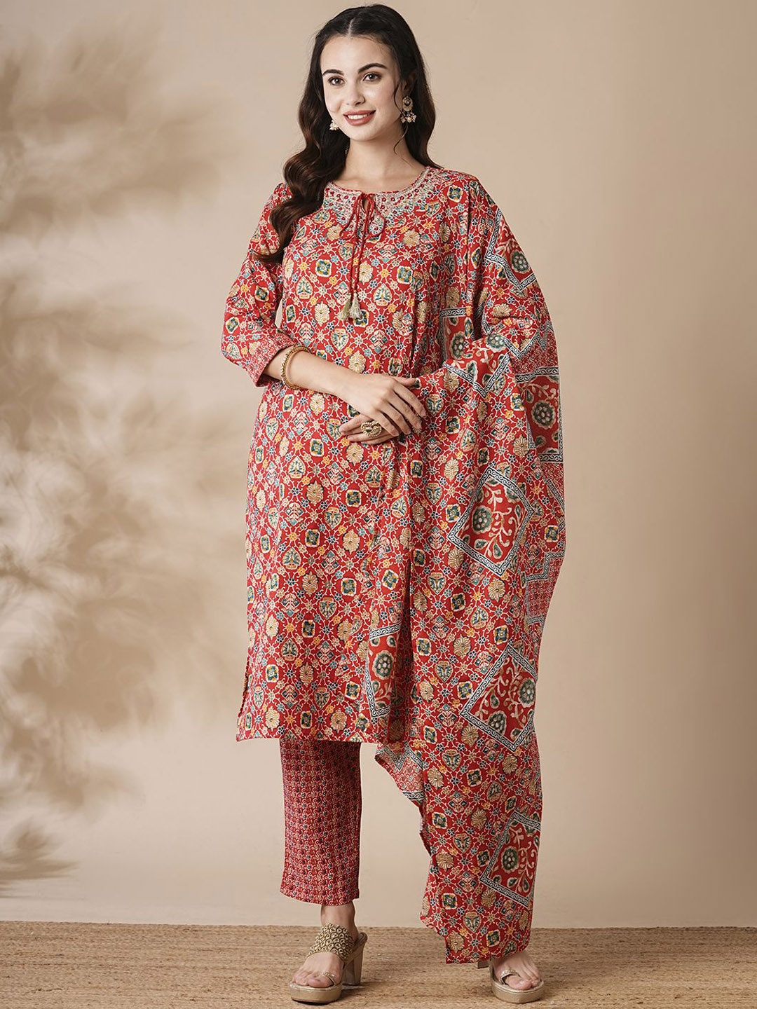 

FASHOR Women Ethnic Motifs Printed Kurta with Trousers & With Dupatta, Red