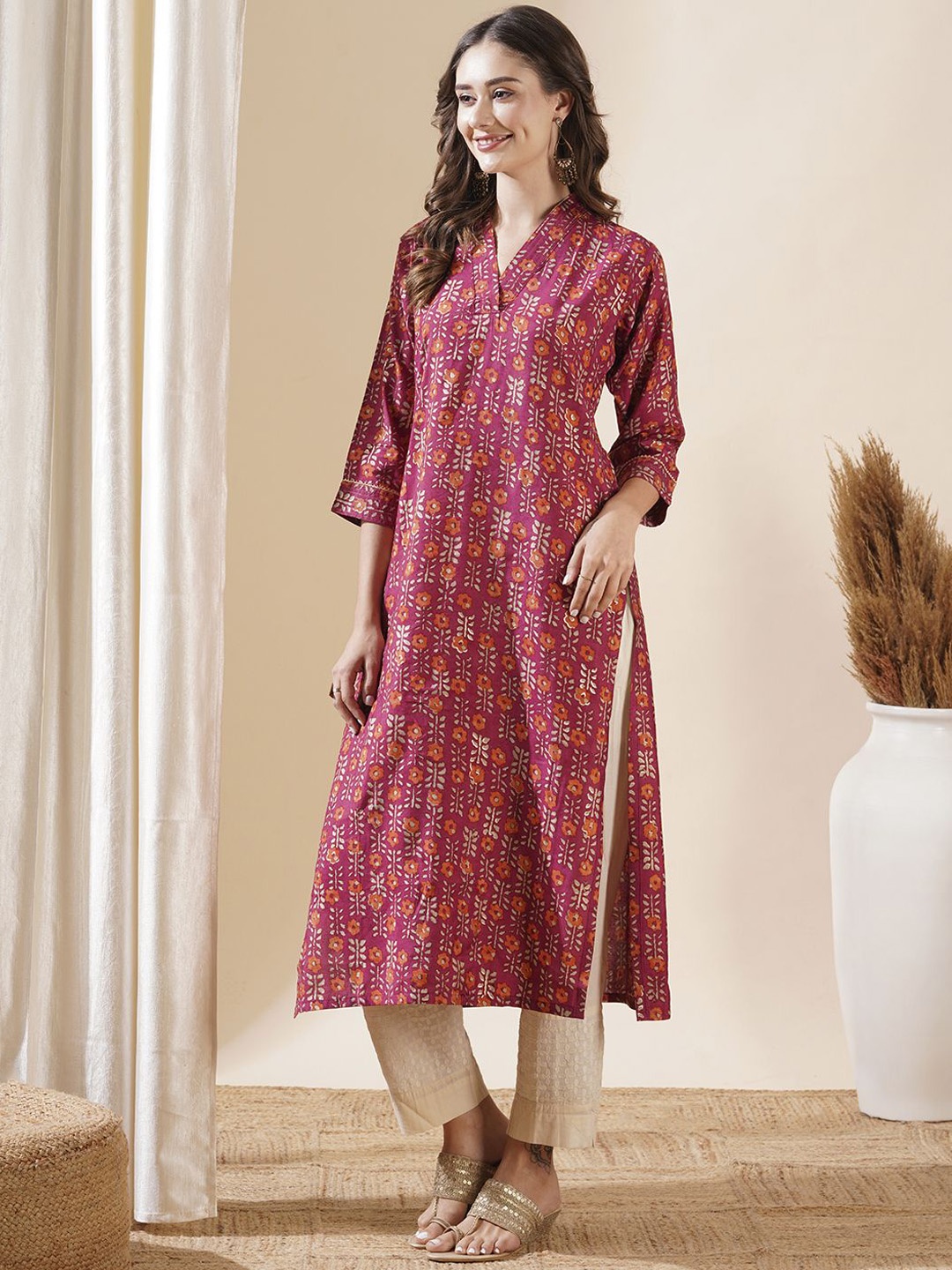 

FASHOR Women Printed Sequinned Kurta, Magenta