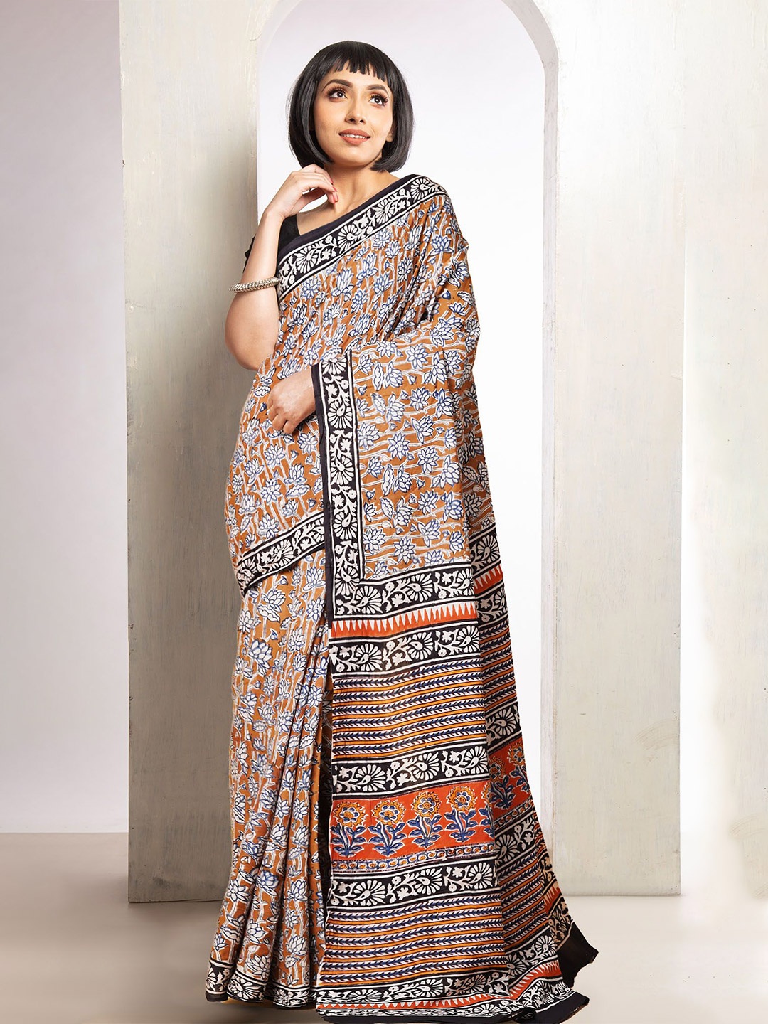 

Unnati Silks Ethnic Motifs Pure Cotton Handloom Bagru Saree, Brown