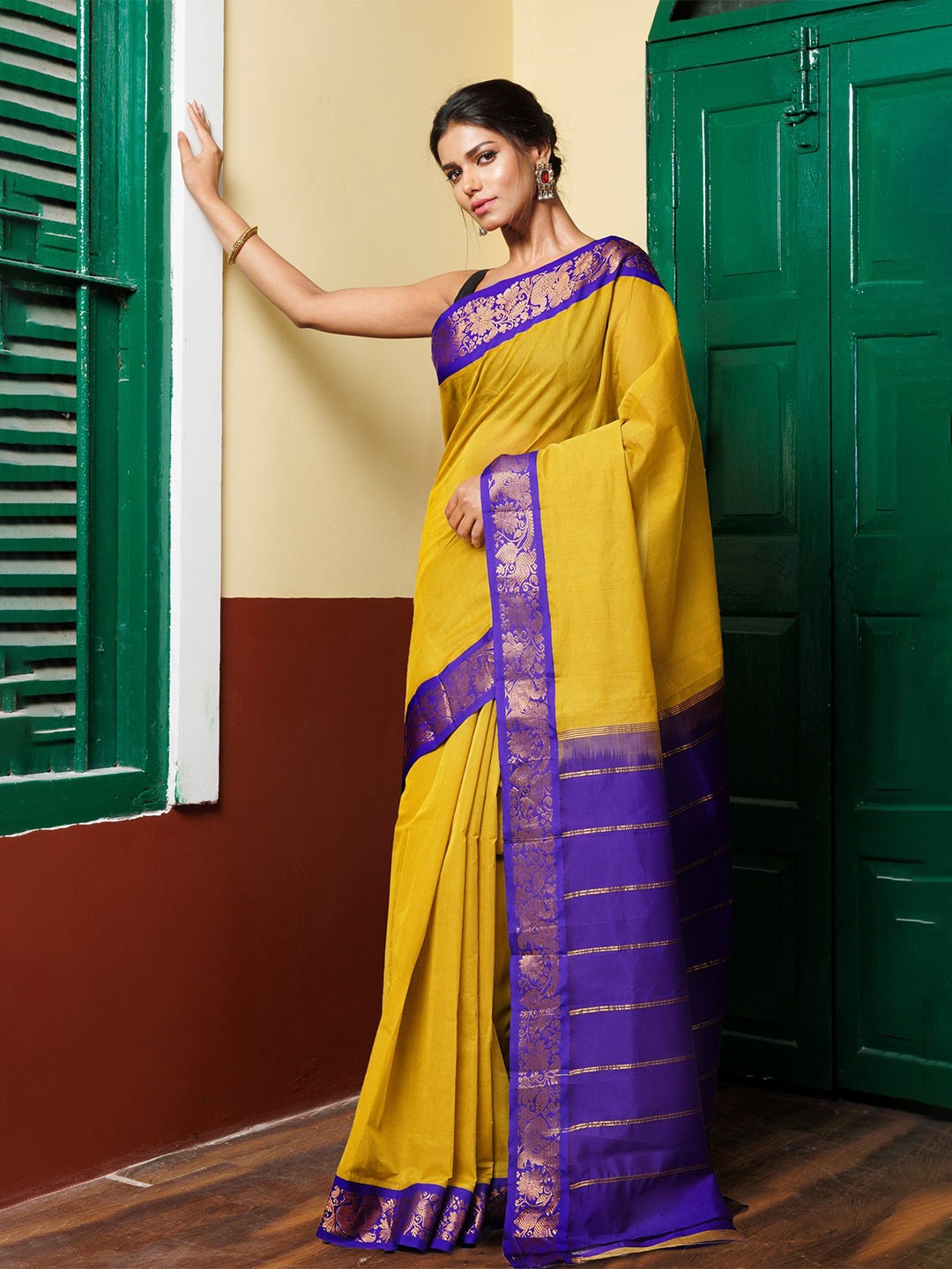 

Unnati Silks Zari Pure Cotton Handloom Gadwal Saree, Yellow