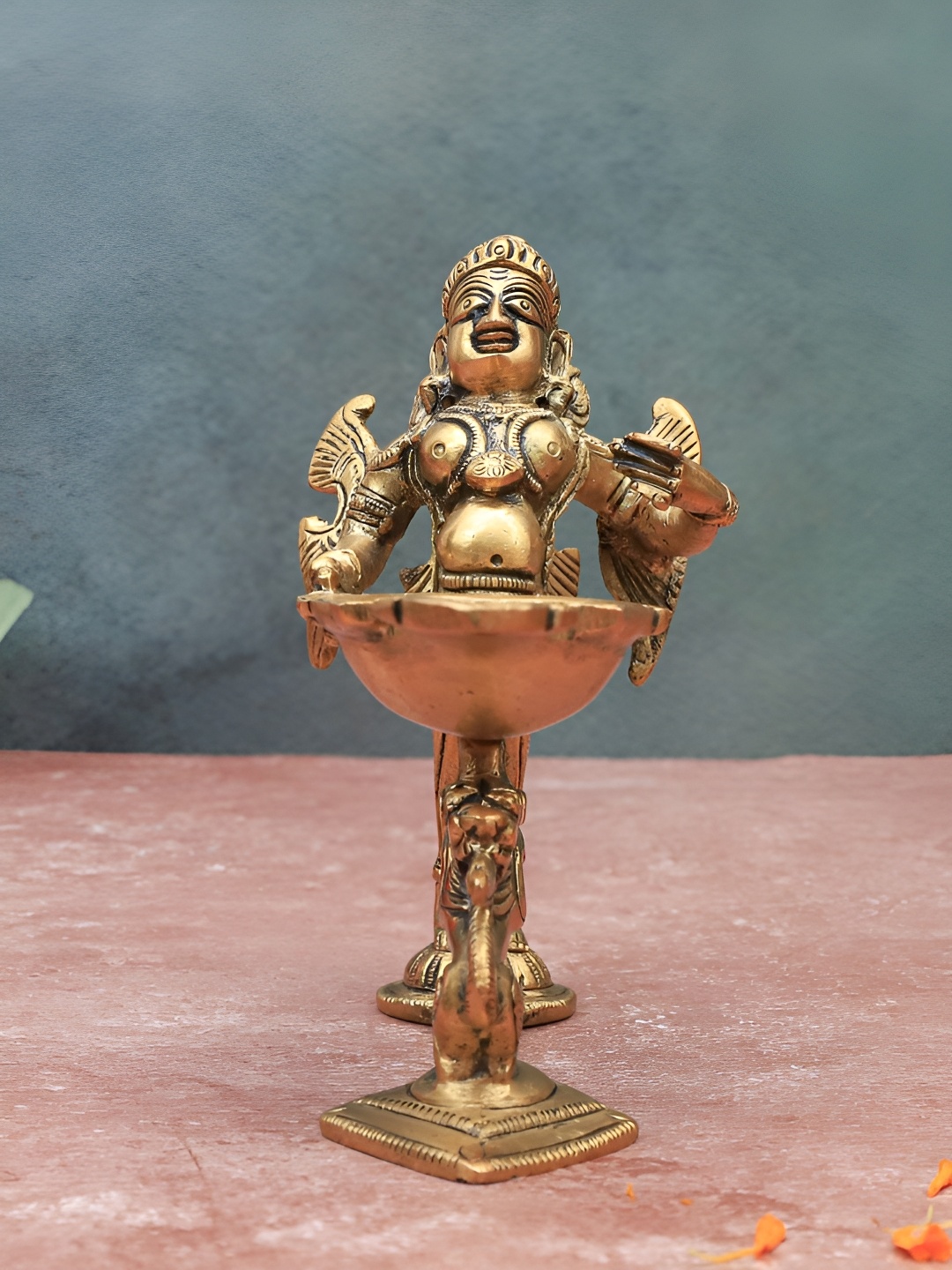 

The Advitya Lord Garuda Aarti Pooja Diya Oil Lamp, Gold