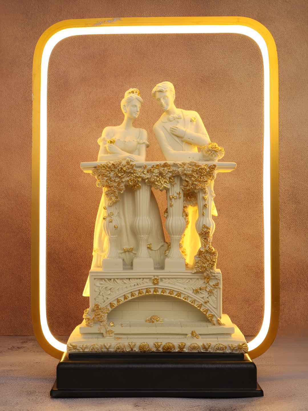 

The Advitya Love Couple Standing Statue Valentine Showpiece, White