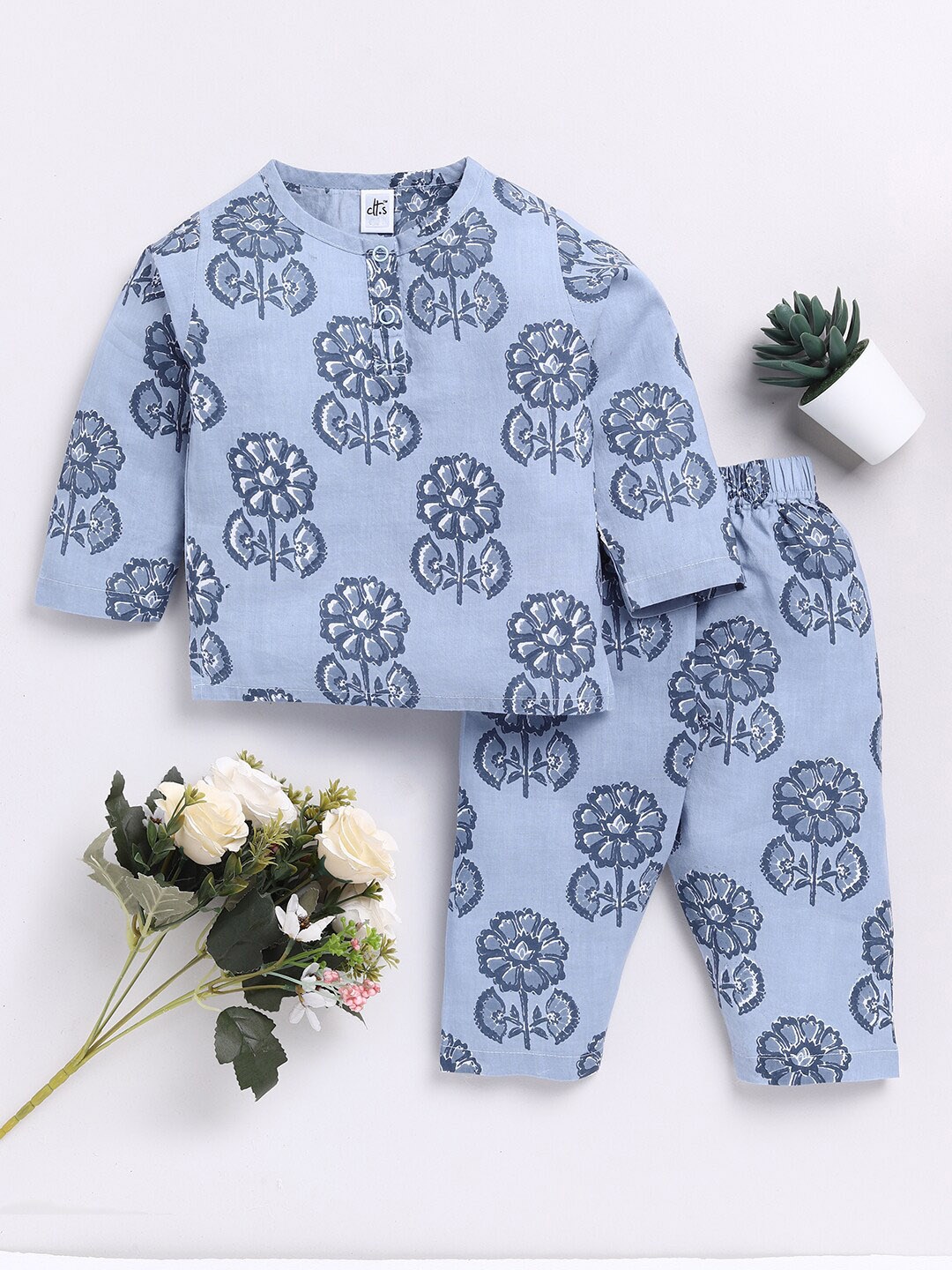 

Clt.s Girls Floral Printed Night suit, Blue