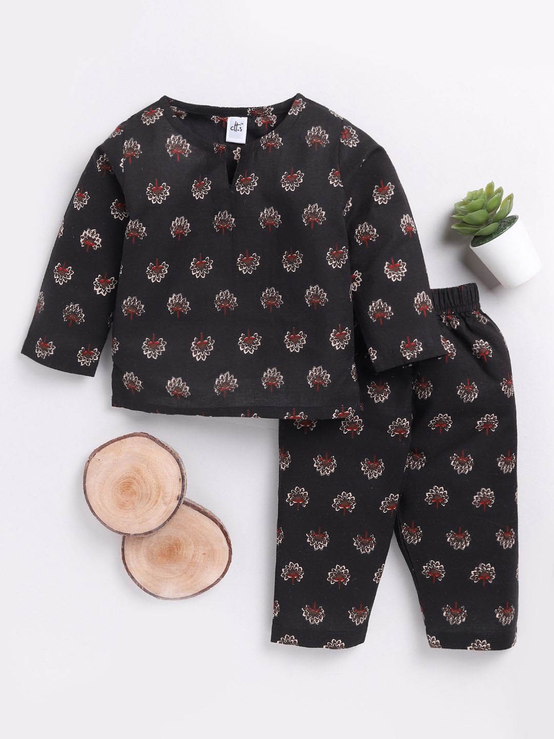 

Clt.s Girls Pure Cotton Floral Printed Night suit, Black