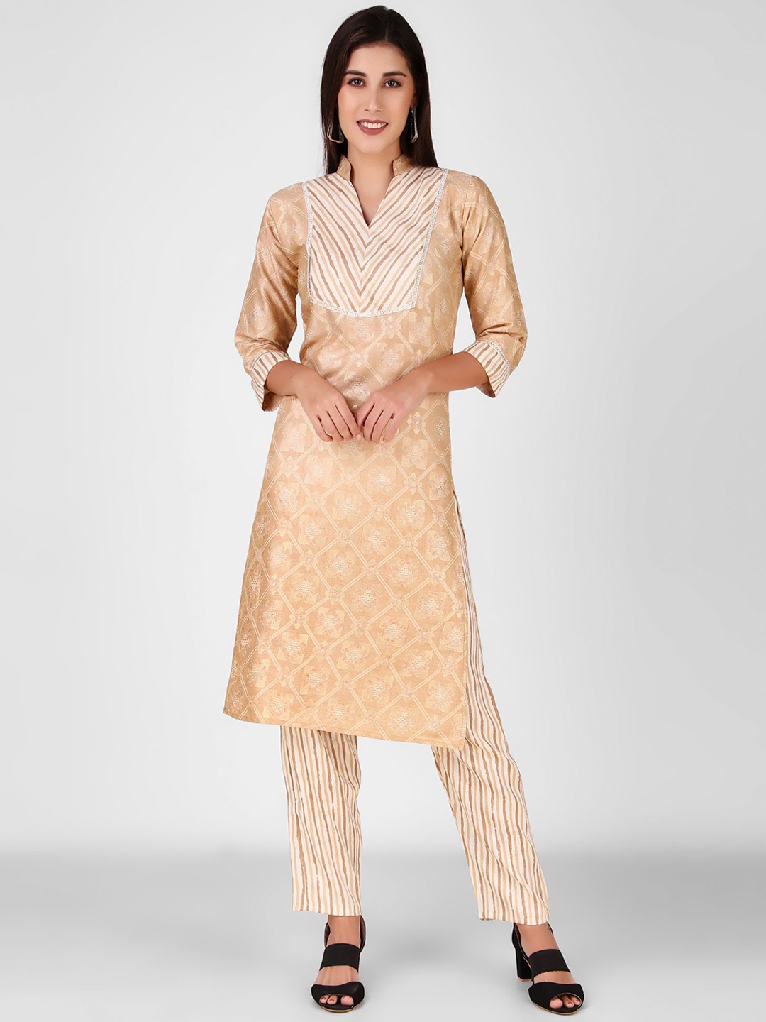 

FNOCKS Women Floral Printed Regular Kurta with Trousers, Brown