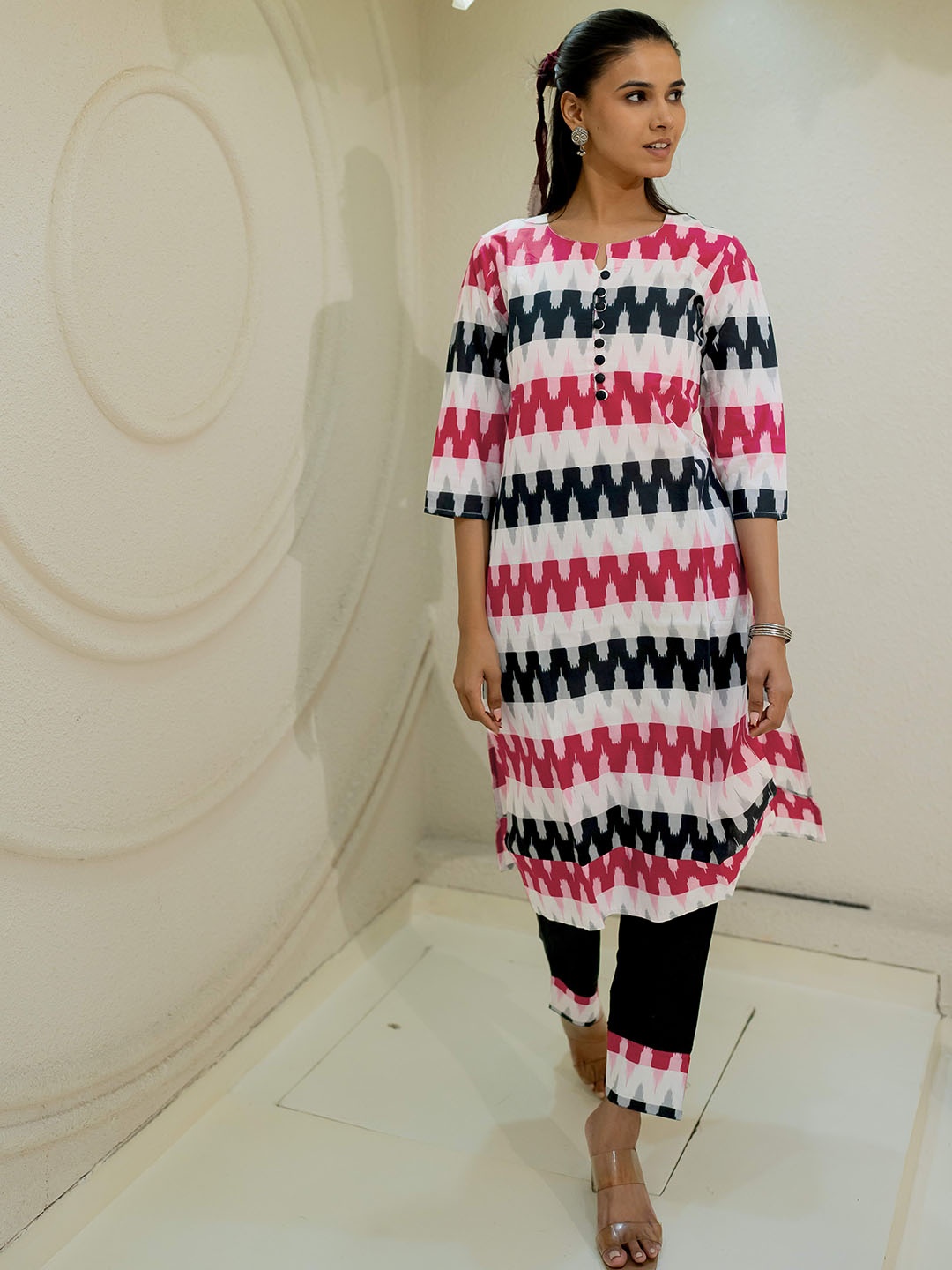 

KALINI Women Chevron Printed Pure Cotton Kurta with Trousers, Black