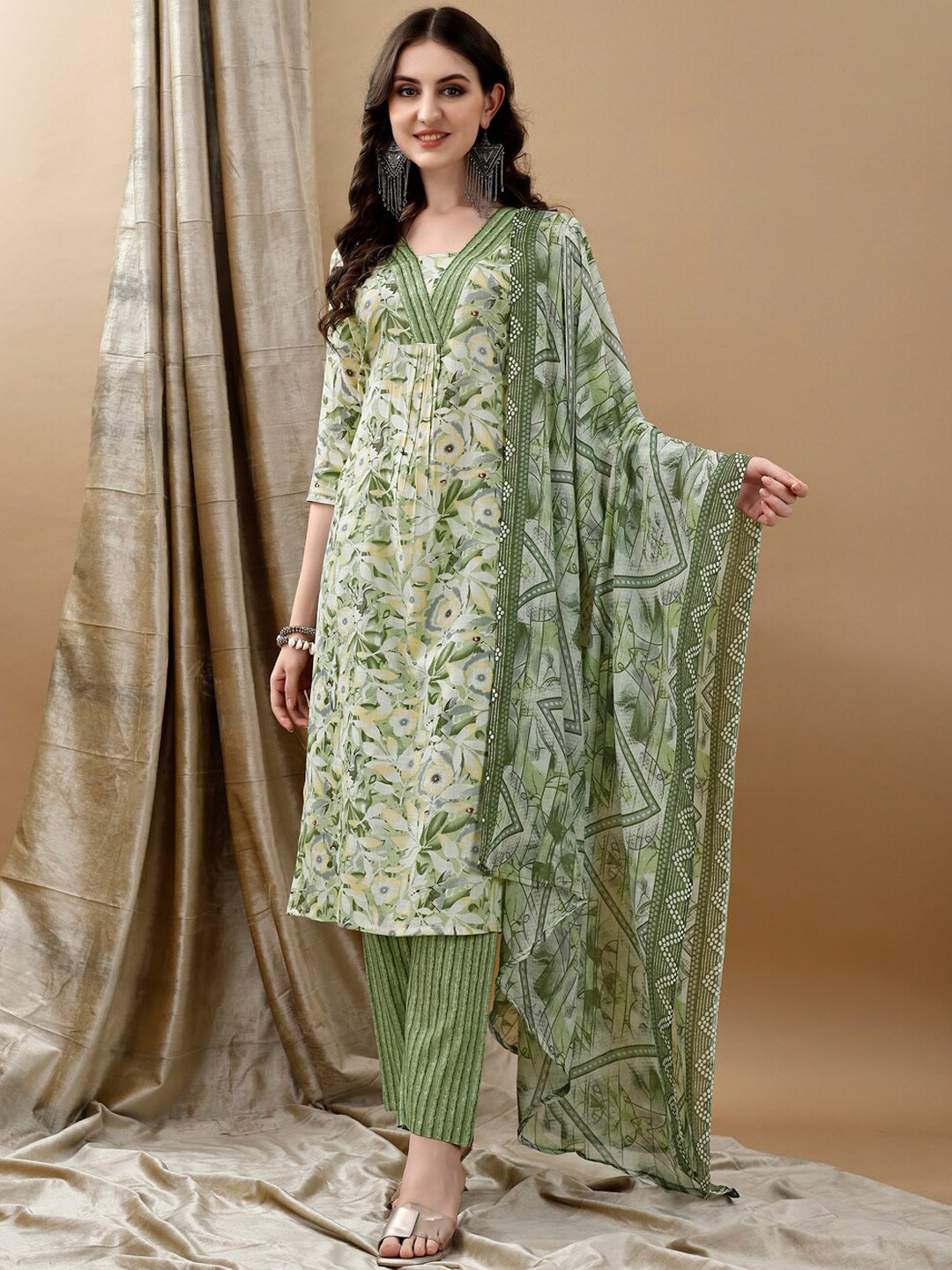 

KALINI Women Printed Regular Kurta with Trousers & With Dupatta, Green