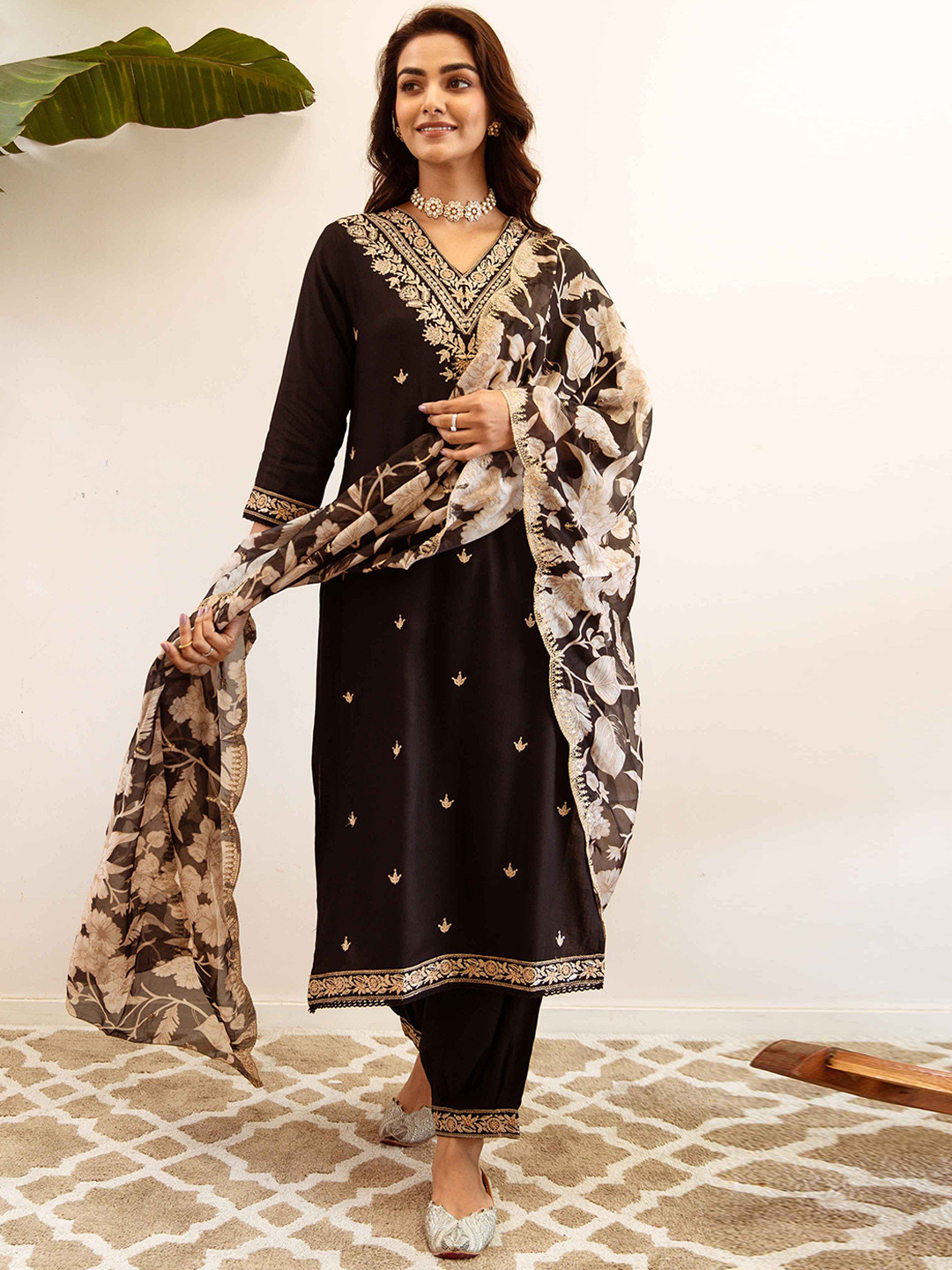 

KALINI Women Floral Embroidered Regular Sequinned Kurta with Salwar & With Dupatta, Black