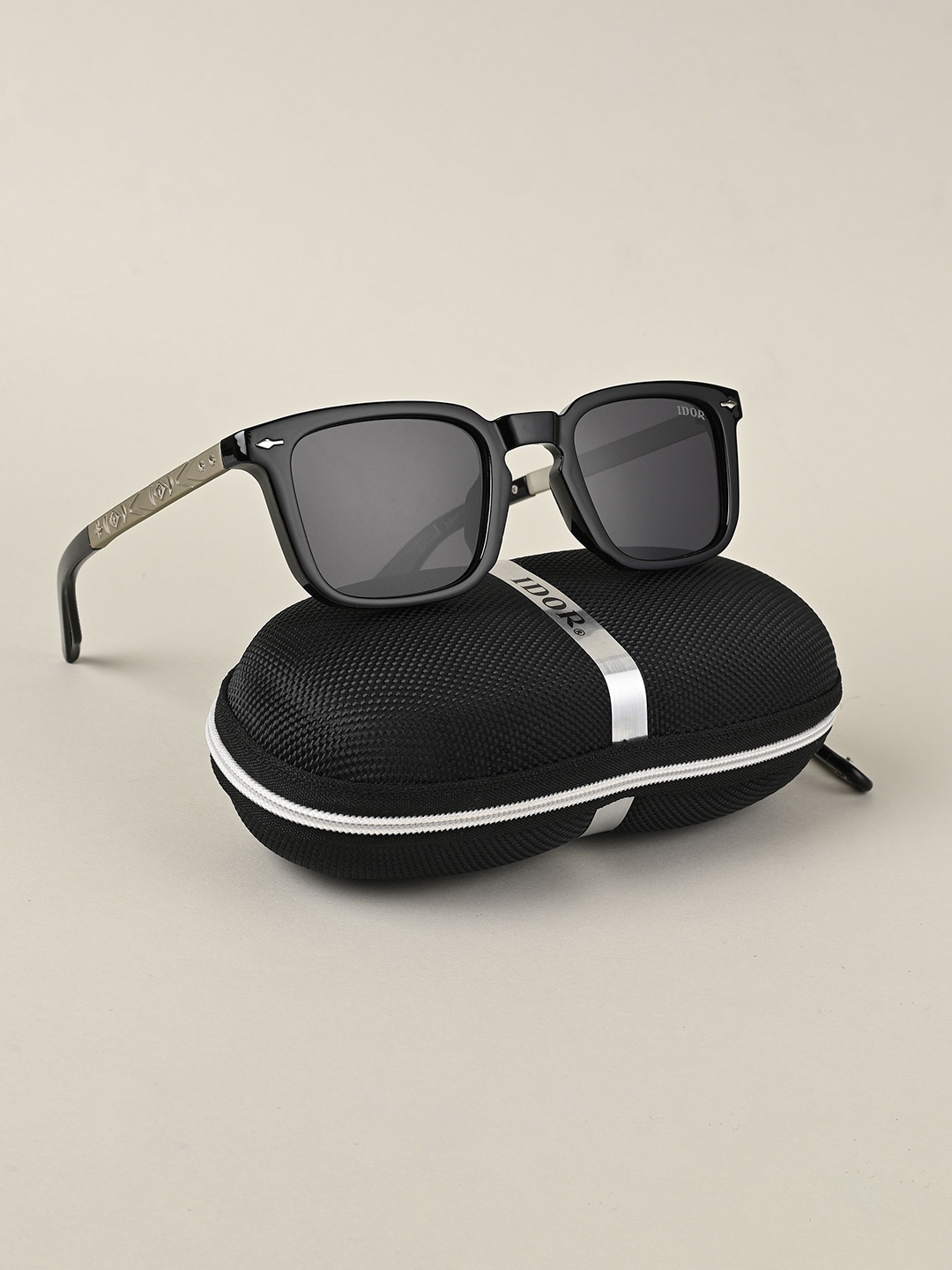 

IDOR Unisex Square Sunglasses with Polarised and UV Protected Lens, Black
