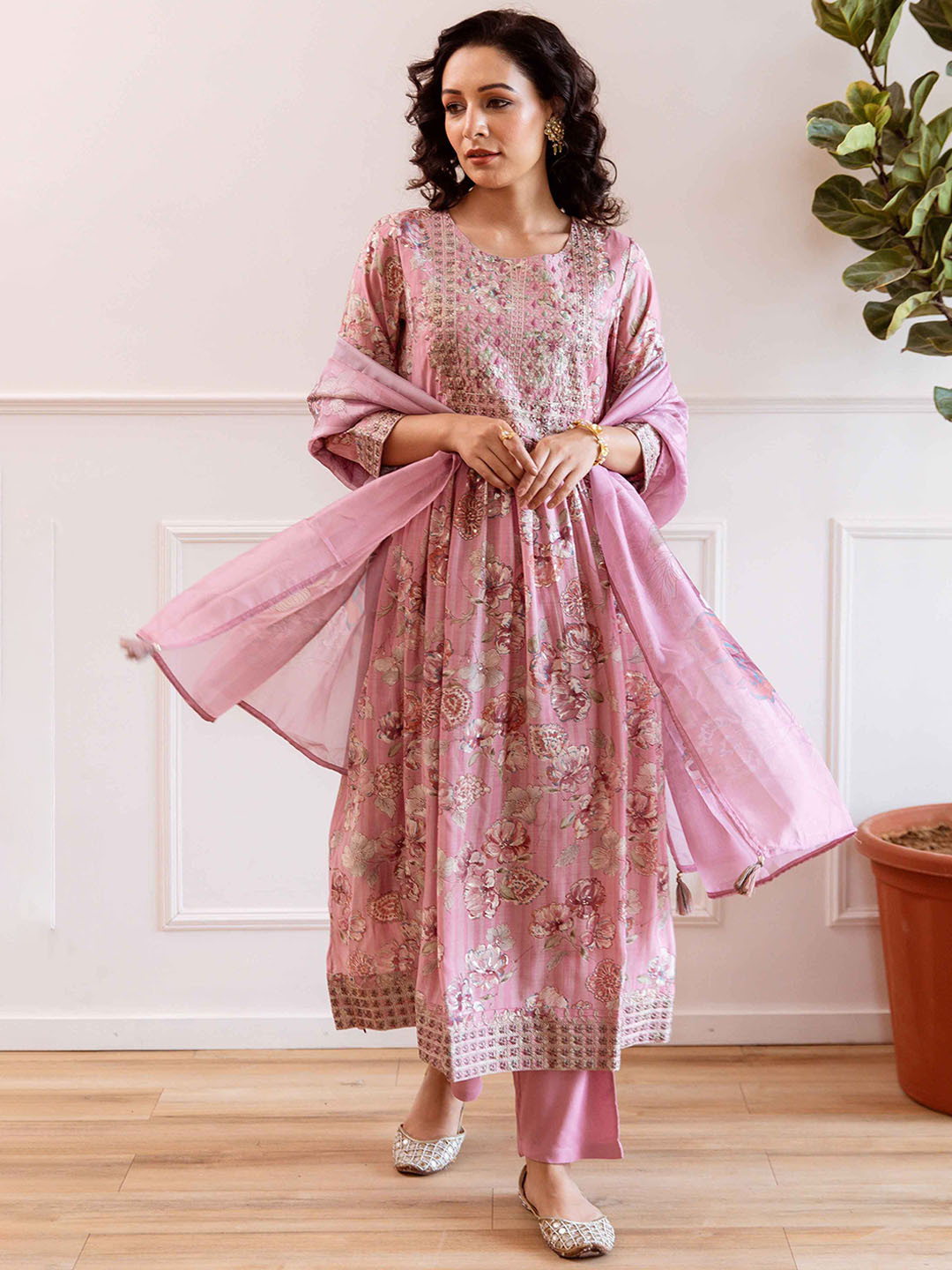 

Nehamta Women Floral Printed Regular Sequinned Kurta with Trousers & With Dupatta, Peach