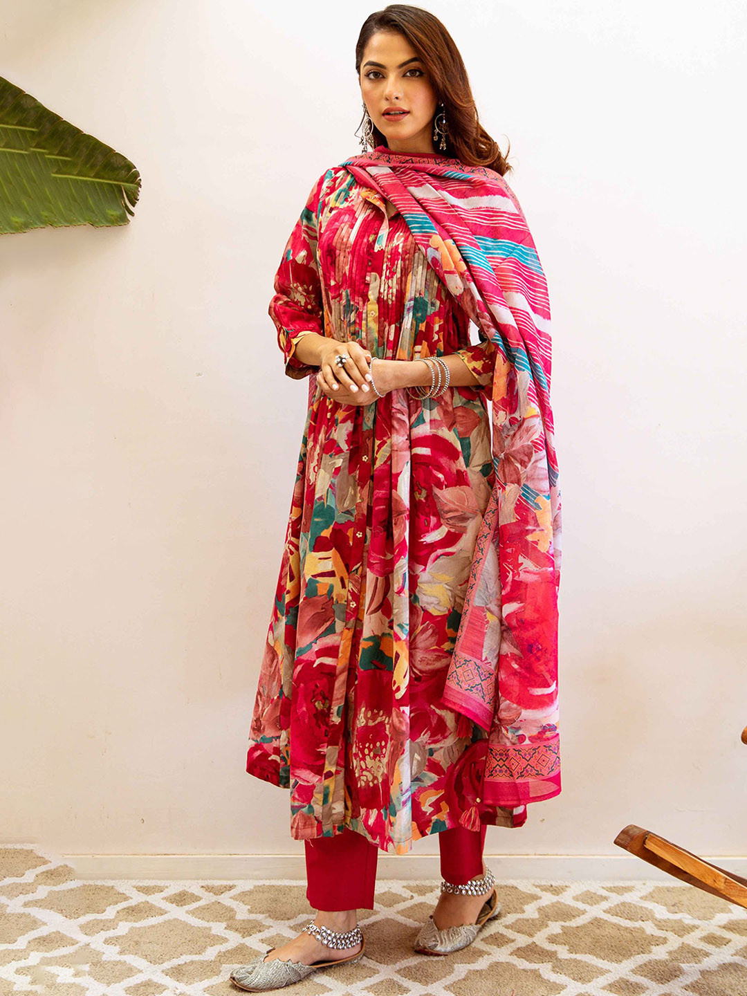 

Nehamta Women Floral Printed Sequinned Pure Cotton Kurta with Trousers & With Dupatta, Pink