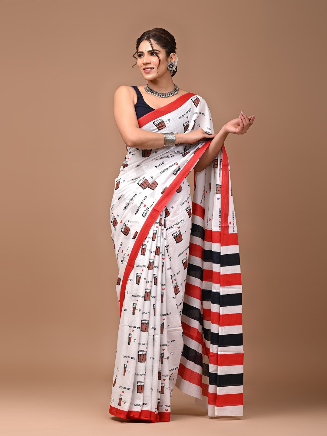 

Shivanya Handicrafts Pure Cotton Block Print Saree, White