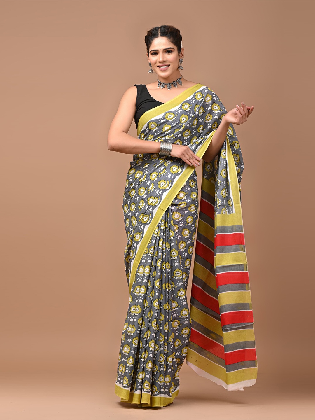 

Shivanya Handicrafts Pure Cotton Block Print Saree, Grey