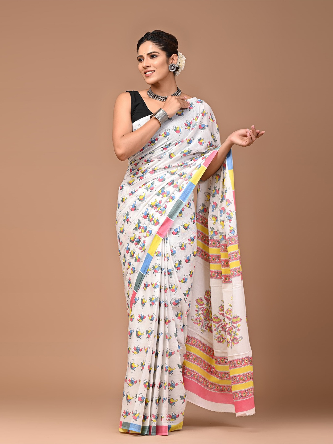 

Shivanya Handicrafts Floral Pure Cotton Block Print Saree, White