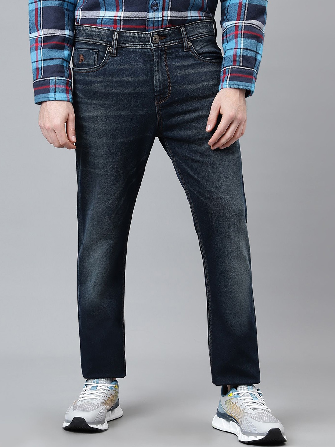 

Woodland Men Slim Fit Light Fade Jeans, Blue