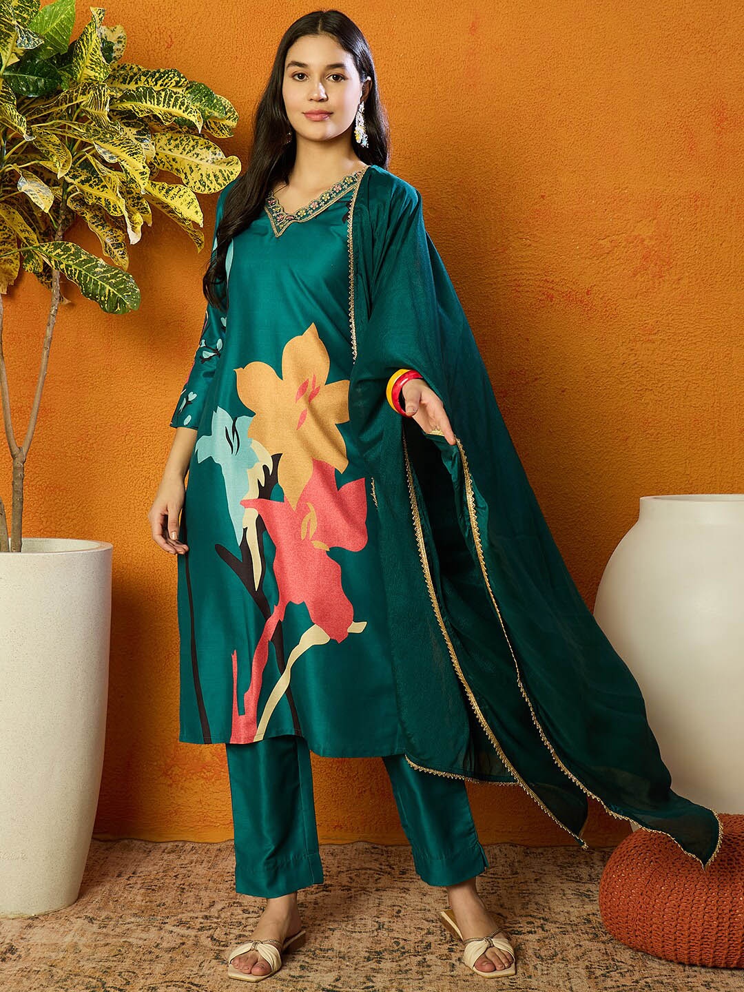 

KALINI Women Floral Printed Regular Kurta with Trousers & With Dupatta, Green