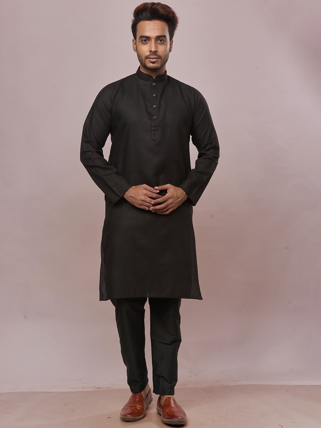 

KHAAS Men Thread Work Kurta, Black