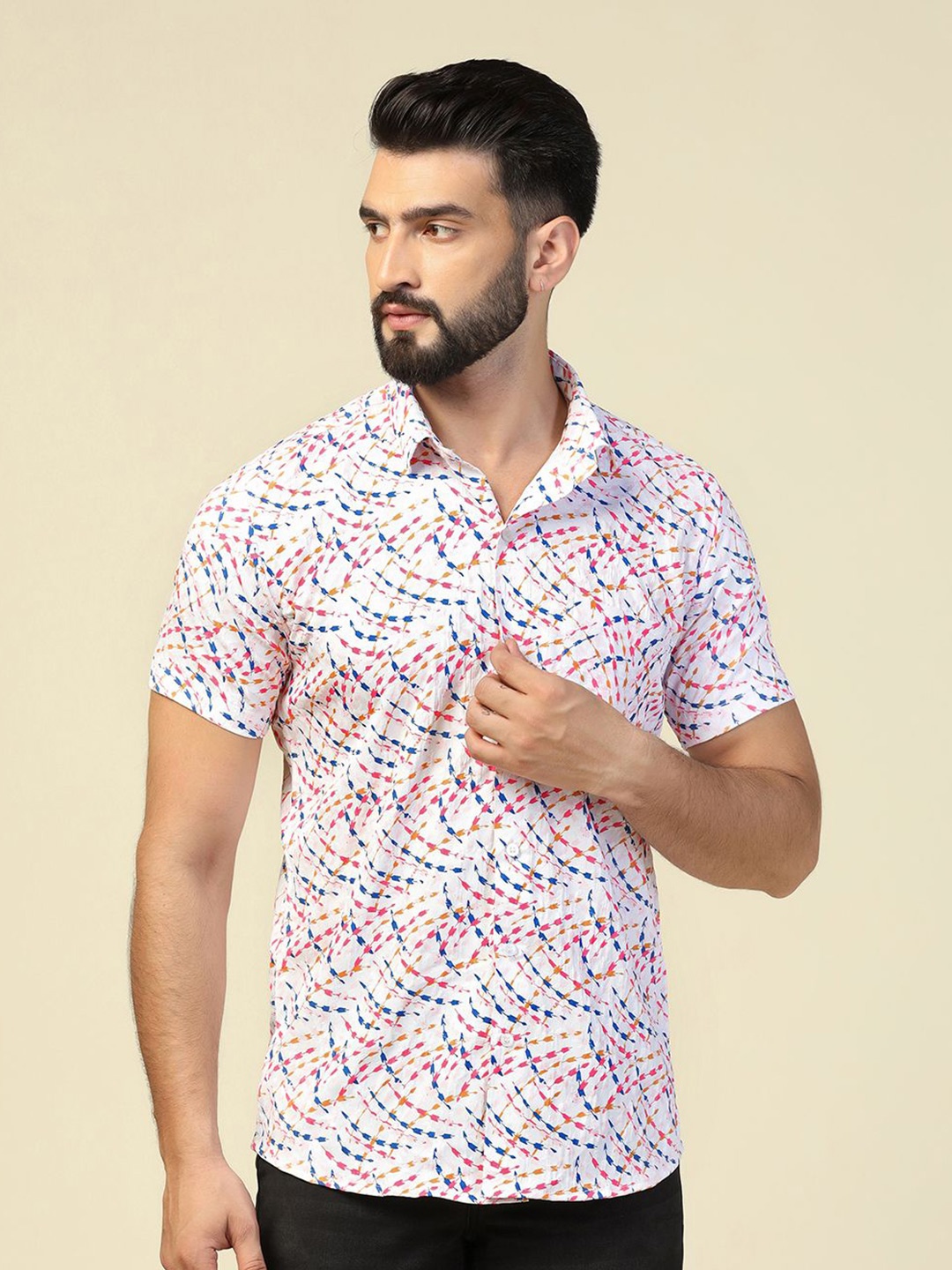 

TAHVO Men Comfort Floral Opaque Printed Casual Shirt, White