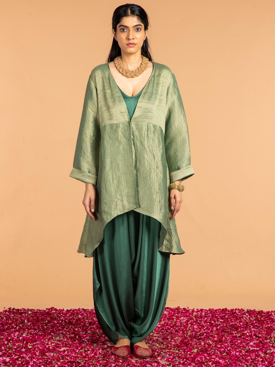 

VASSTRAM Women Striped Longline Shrug, Green