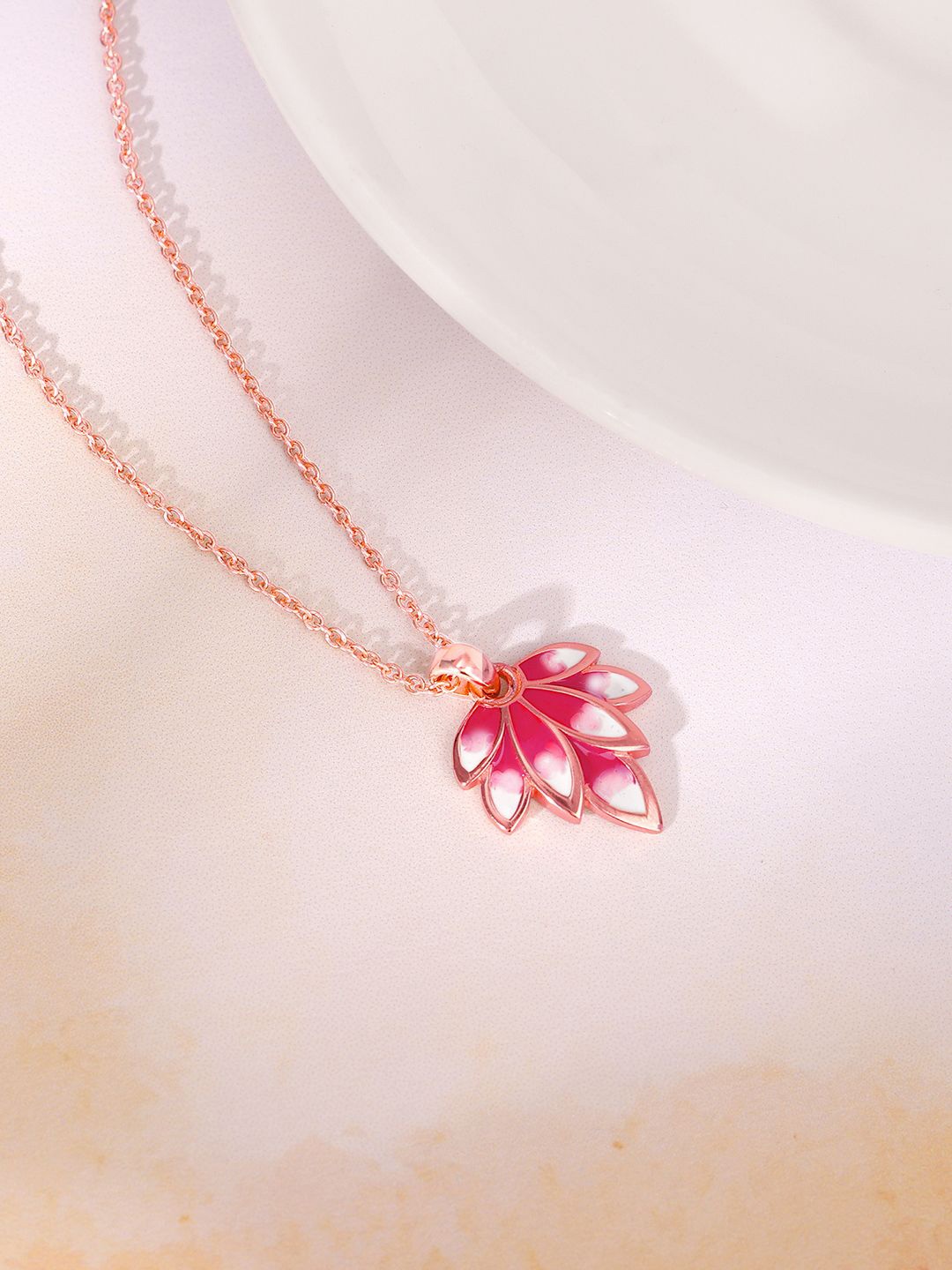 

GIVA Women Rose Gold-Plated Contemporary Pendants with Chains