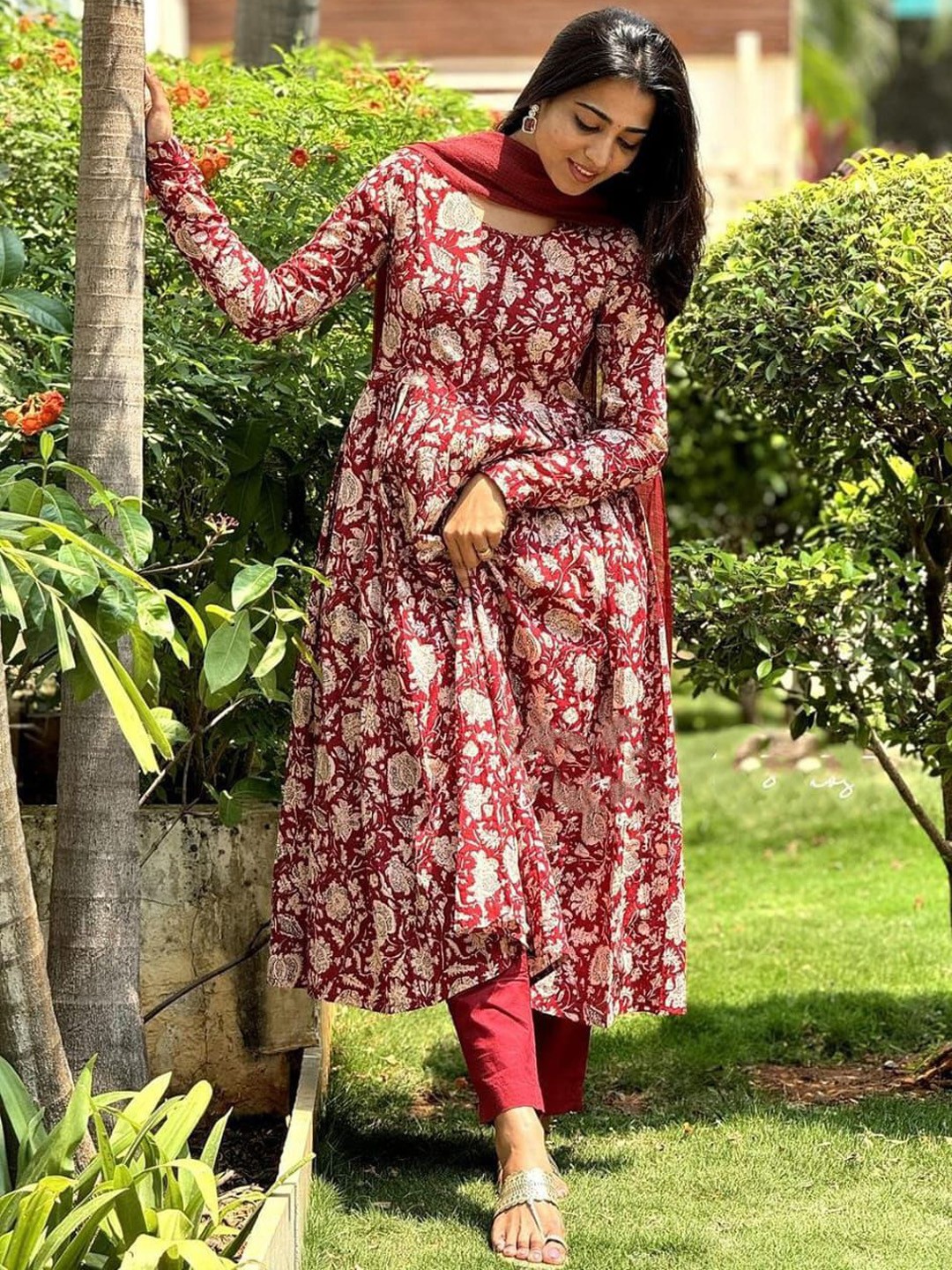 

KALINI Women Floral Printed Regular Pure Cotton Kurta with Trousers & With Dupatta, Red