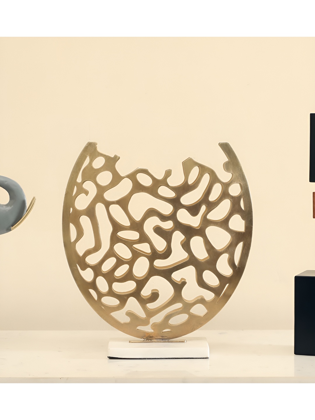 

vedas Brown Figurine Showpiece